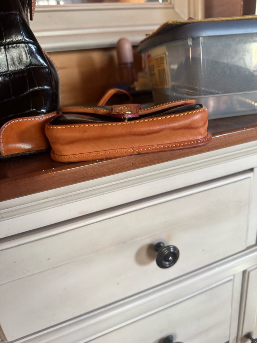 Dooney & Bourke Black Patent Croc Embossed Darcy Satchel w/pouch no strap EUC - Picture 3 of 5